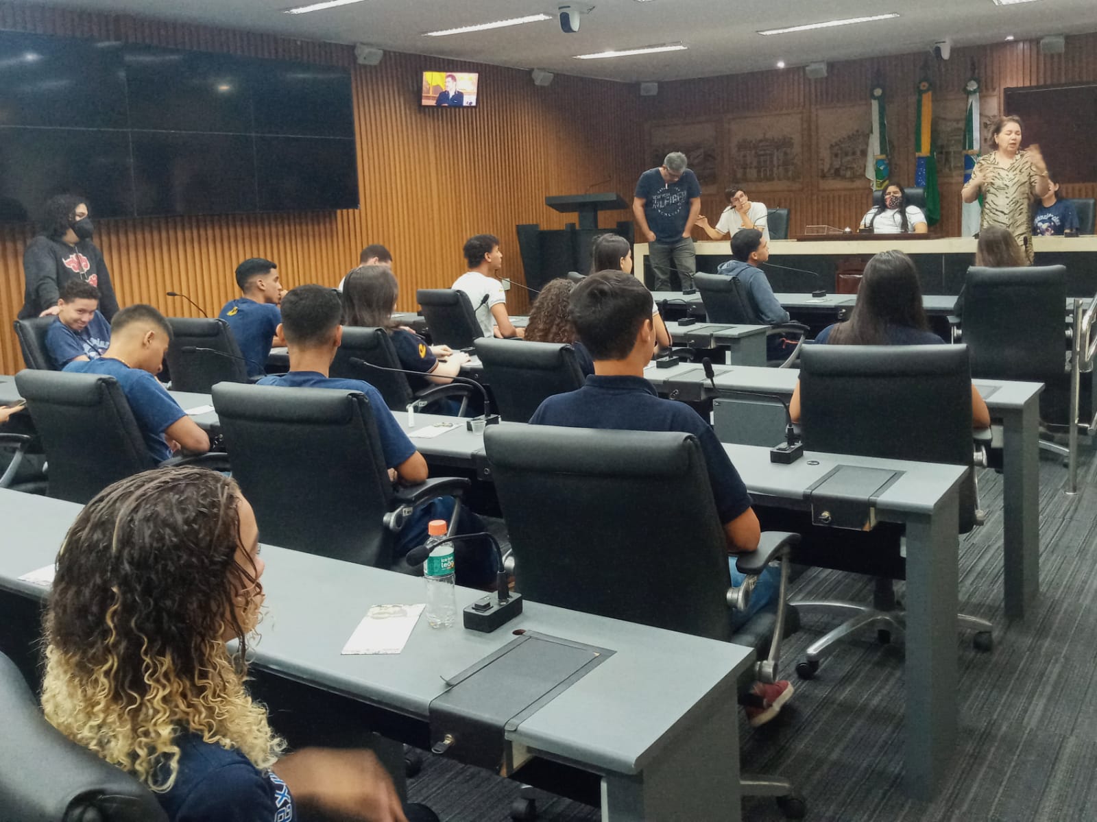 Câmara recebe visita de estudantes e professoras do Colégio